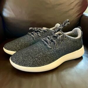 Allbirds Wool Runner Mizzles. Dark Grey. Women’s  10